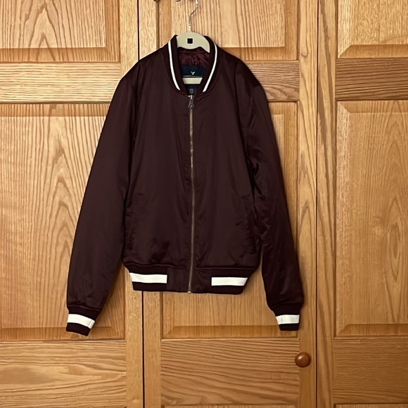 NWOT American Eagle XS Junior Girls maroon silky feeling zip up jacket. - Picture 7 of 7